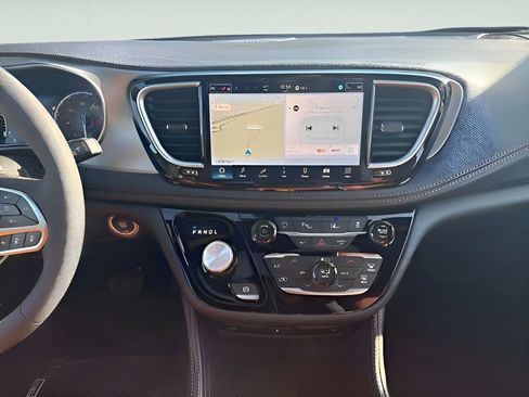 New 2026 Chrysler Pacifica Pinnacle image 38