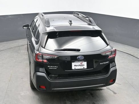 Used 2023 Subaru Outback Premium AWD/4WD image 37