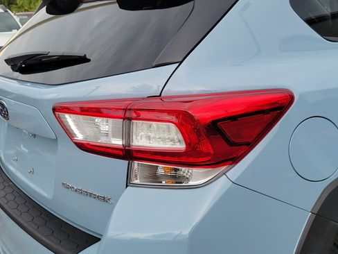 Used 2018 Subaru Crosstrek 2.0i Premium AWD/4WD image 11