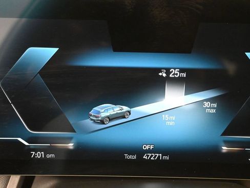 Used 2023 BMW iX xDrive50 w/ Sport Package image 19