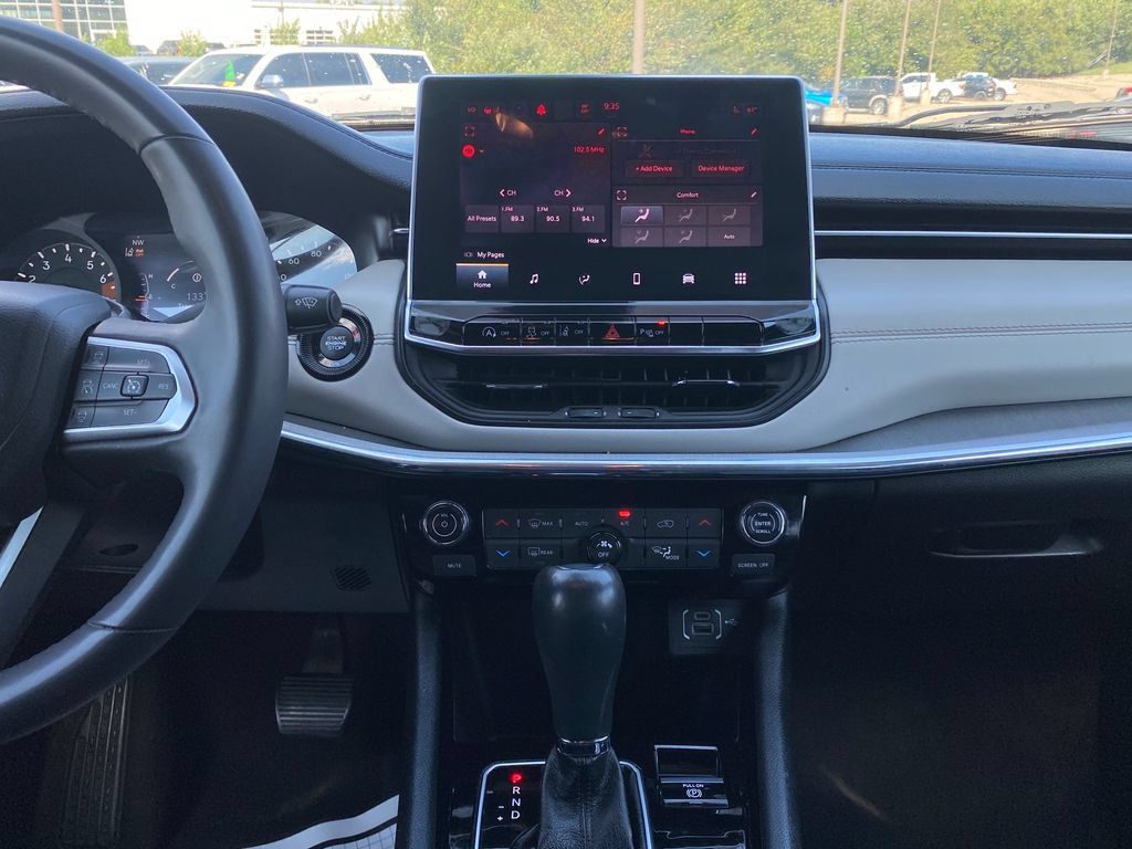 Used 2024 Jeep Compass Limited AWD/4WD image 18