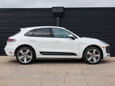 Certified 2026 Porsche Macan AWD/4WD image 8