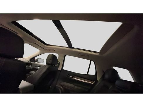 New 2026 GMC Terrain Denali w/ LPO, Black Badging Package image 16