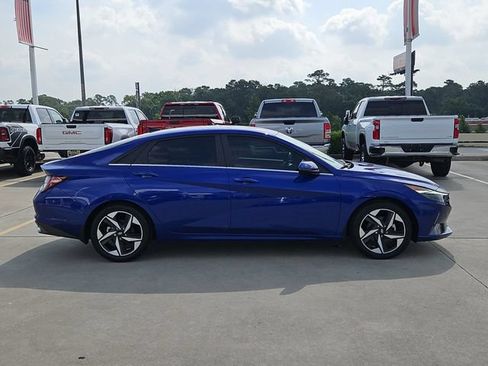 Used 2022 Hyundai Elantra Limited FWD image 4