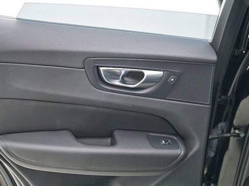 Certified 2025 Volvo XC60 B5 Plus w/ Climate Package AWD/4WD image 20