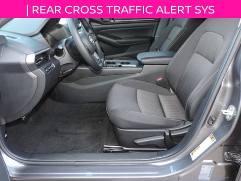Used 2025 Nissan Altima 2.5 S FWD image 14