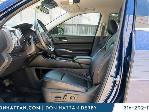 Used 2023 Nissan Pathfinder SL AWD/4WD image 16