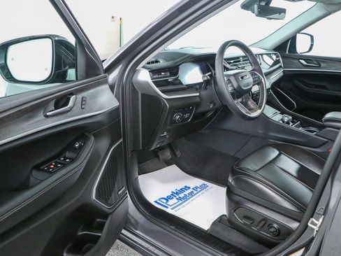 Used 2023 Jeep Grand Cherokee 30th Anniversary AWD/4WD image 3