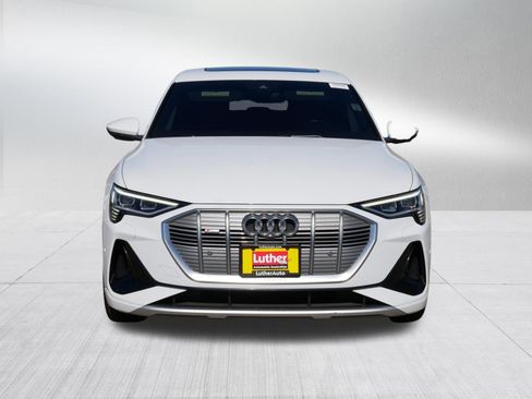 Used 2021 Audi e-tron Premium Plus w/ Premium Plus Package AWD/4WD image 2