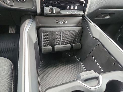 Used 2025 RAM 1500 Lone Star AWD/4WD image 29