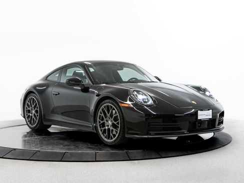 Certified 2025 Porsche 911 Carrera RWD image 9
