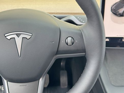 Used 2022 Tesla Model Y Long Range AWD/4WD image 20