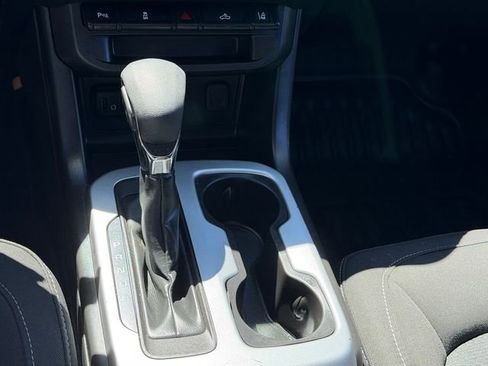 Used 2022 Chevrolet Colorado LT w/ Fleet Safety Package image 17