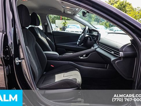 Used 2024 Hyundai Elantra SEL FWD image 21