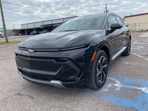 Used 2024 Chevrolet Equinox EV LT image 7