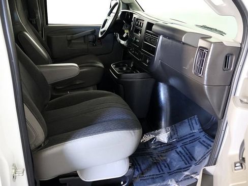Used 2025 Chevrolet Express 2500 w/ Driver Convenience Package RWD image 28
