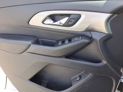 Used 2019 Chevrolet Traverse LT FWD image 19