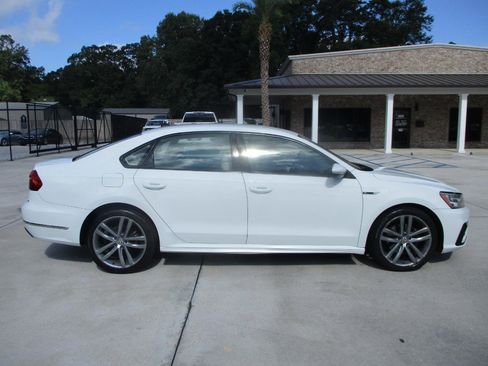 Used 2018 Volkswagen Passat 2.0T R-Line FWD image 18