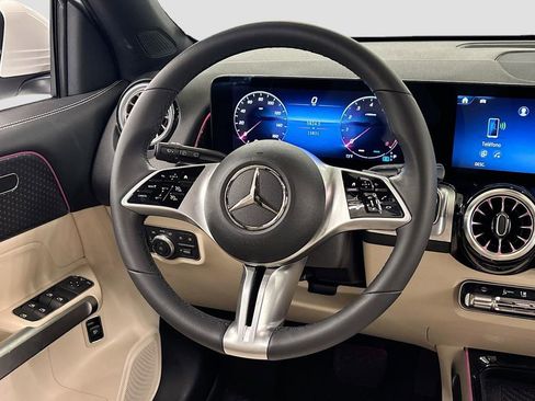 Used 2025 Mercedes-Benz GLB 250 image 19