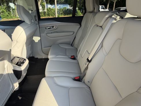 Used 2024 Volvo XC90 B5 Core w/ Climate Package AWD/4WD image 30