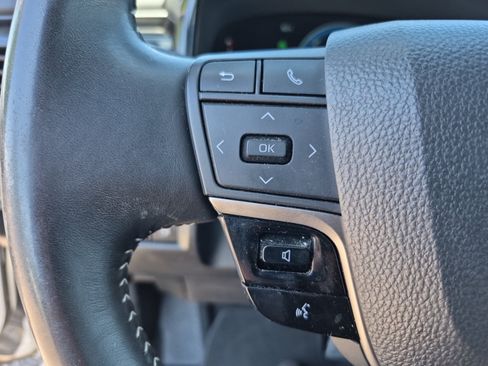 Used 2025 Toyota Camry SE FWD image 26