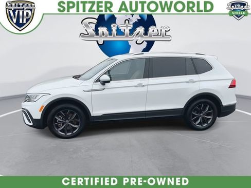 Used 2023 Volkswagen Tiguan SE w/ Panoramic Sunroof Package FWD image 6