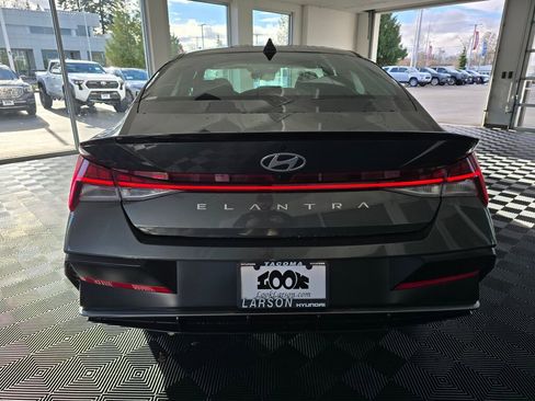 New 2026 Hyundai Elantra SEL Sport image 5