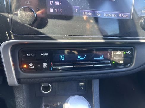 Used 2018 Toyota Corolla L image 26