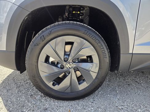 New 2026 Volkswagen Taos S FWD image 7