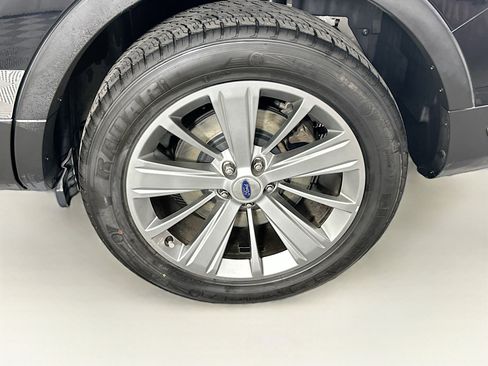 Used 2018 Ford Explorer Limited image 11