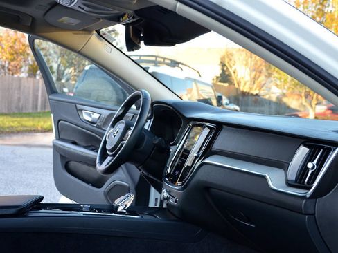 Used 2022 Volvo S60 B5 Inscription FWD image 14