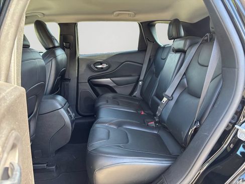 Used 2020 Jeep Cherokee Limited AWD/4WD image 15