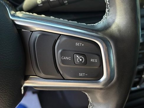 Used 2023 Jeep Wrangler Unlimited Sahara w/ Cold Weather Group AWD/4WD image 17