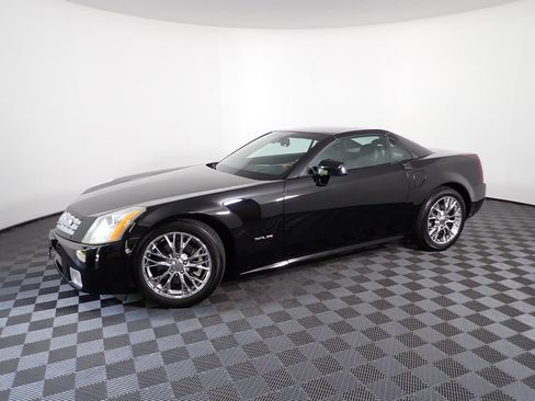 Used 2005 Cadillac XLR RWD image 10