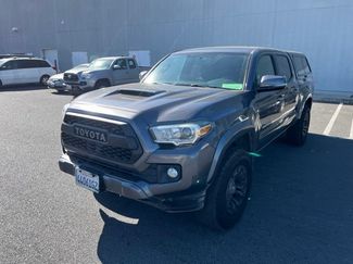 Used 2017 Toyota Tacoma TRD Sport w/ Tow Package (A/T) AWD/4WD video 1