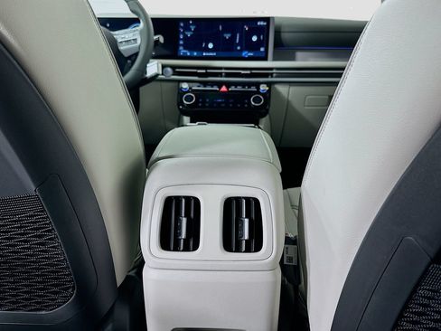 New 2026 Hyundai Tucson Limited FWD image 18