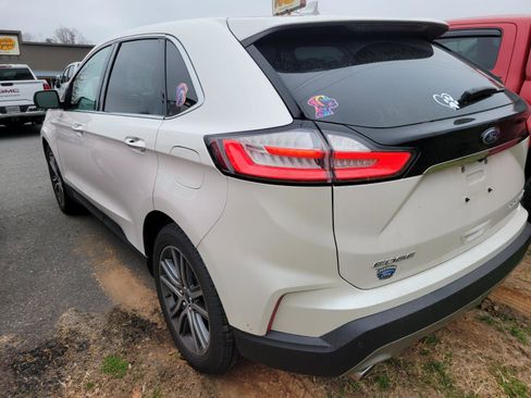 Used 2019 Ford Edge Titanium w/ Equipment Group 301A image 7