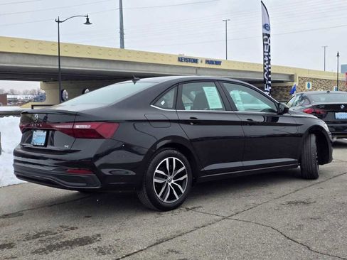 Used 2025 Volkswagen Jetta SE image 9