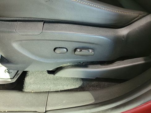 Used 2018 Chevrolet Trax LT w/ LT Convenience Package image 31