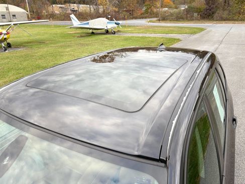 Used 2010 BMW X5 xDrive30i image 4