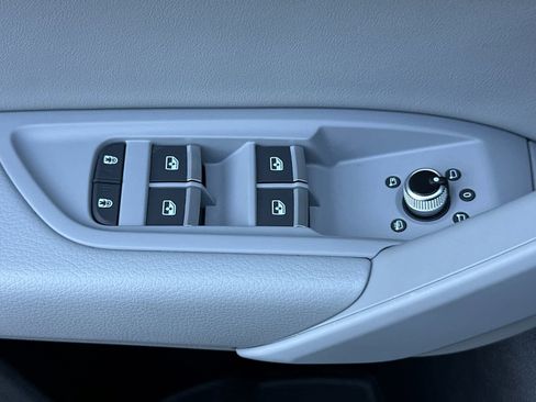 Used 2023 Audi Q5 2.0T Premium w/ Convenience Package image 13