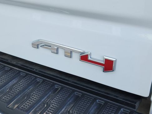 Used 2025 GMC Sierra 1500 AT4 image 10