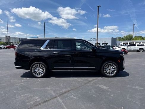 Used 2023 Cadillac Escalade ESV Premium Luxury AWD/4WD image 2