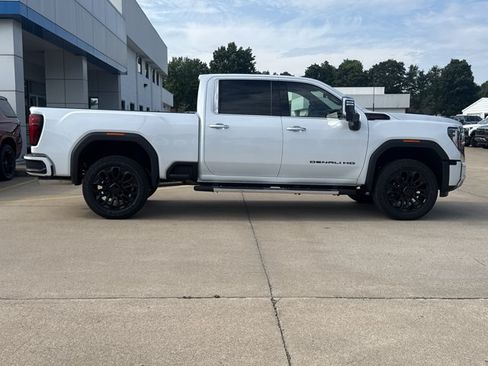 New 2026 GMC Sierra 2500 Denali w/ Denali Reserve Package AWD/4WD image 2