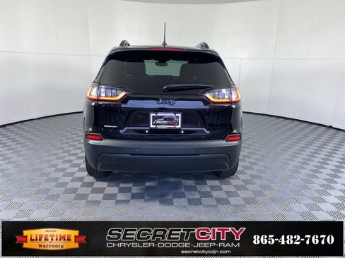 Used 2023 Jeep Cherokee Altitude Lux image 6