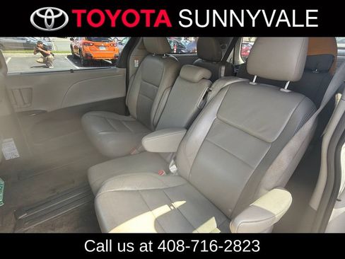 Used 2015 Toyota Sienna XLE w/ XLE Navigation Package FWD image 6