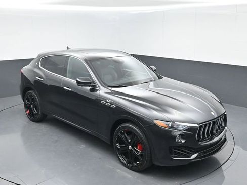 Used 2023 Maserati Levante GT AWD/4WD image 38