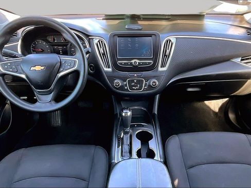 Used 2018 Chevrolet Malibu LT FWD image 14