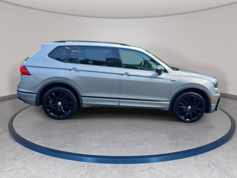 Used 2021 Volkswagen Tiguan SE R-Line AWD/4WD image 4