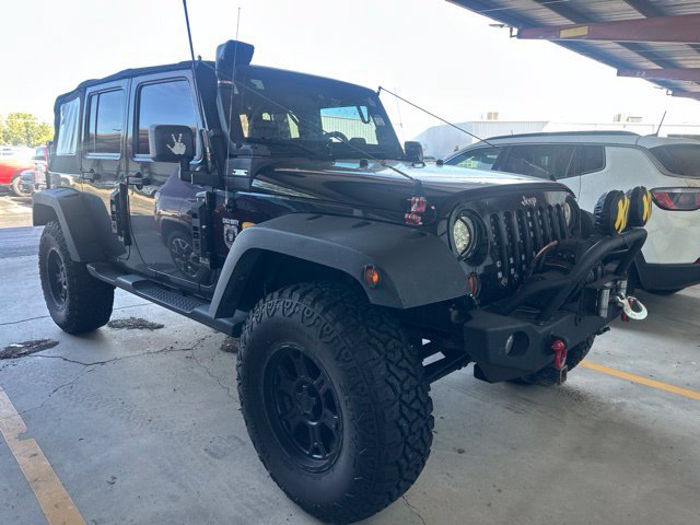 Used 2007 Jeep Wrangler Unlimited Sahara w/ Dual Top Group AWD/4WD image 2